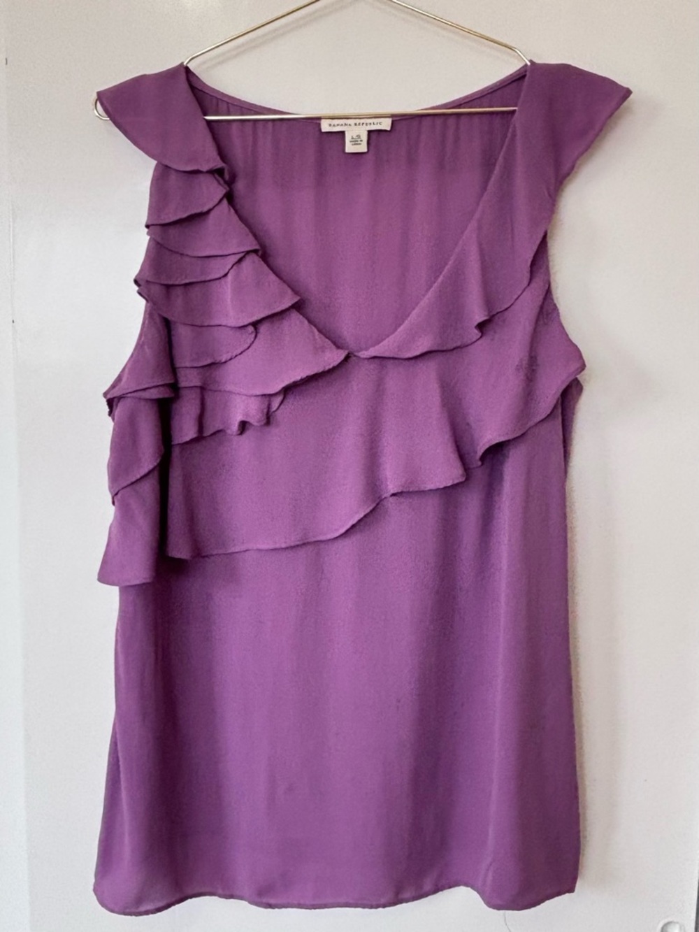 Banana Republic Lavender Ruffle V-Neck Sleeveless Top